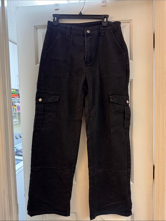 Flvsun Denim - Black Women's Cargo Jeans with Utility Pockets
